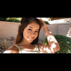 Meet your Posher, Victoria